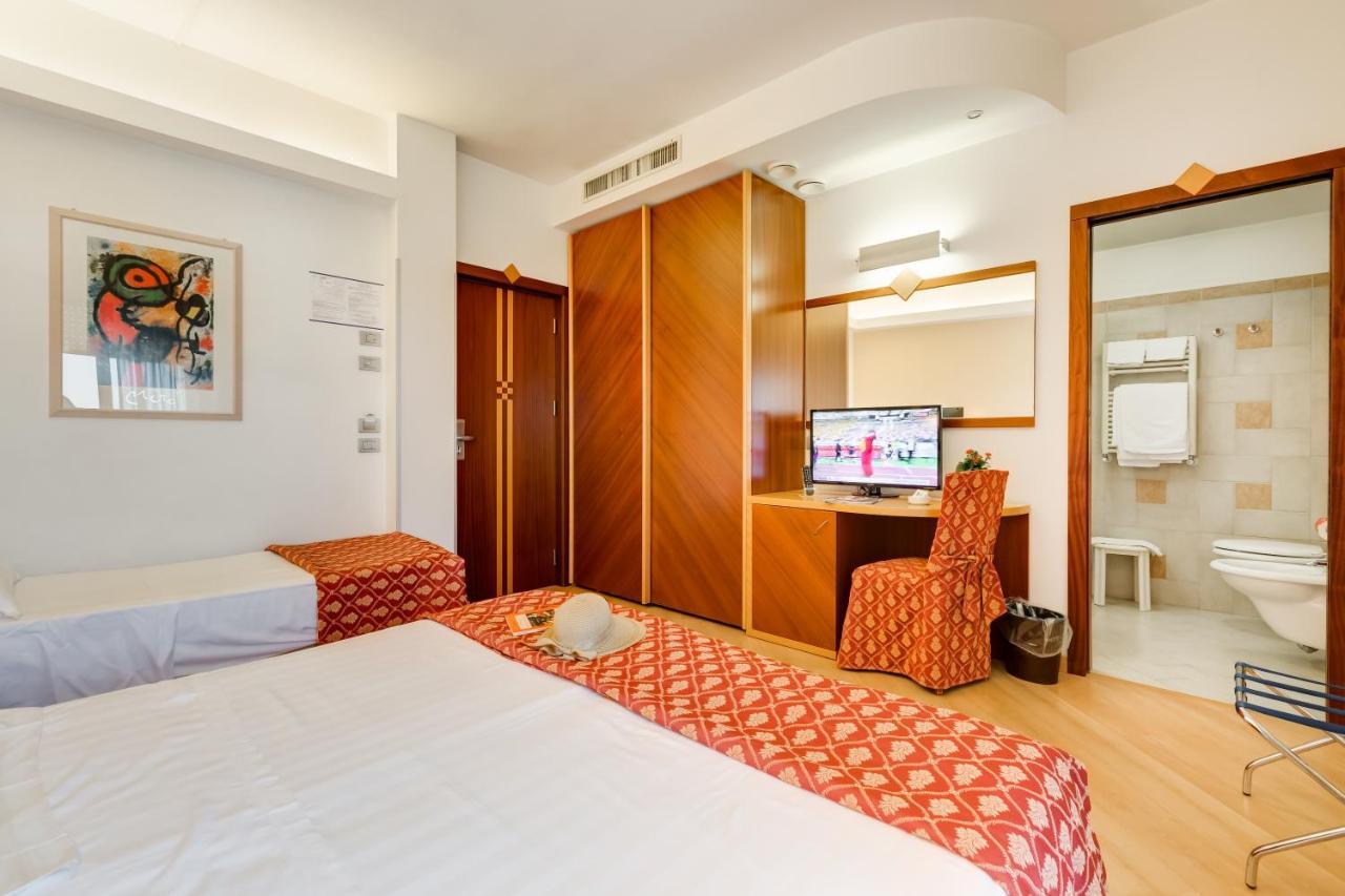 Hotel Europa Beach Village Giulianova Exterior foto