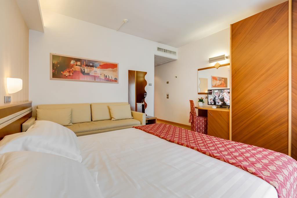 Hotel Europa Beach Village Giulianova Zimmer foto